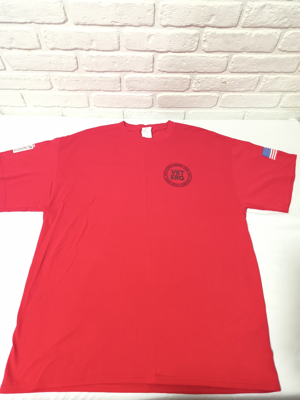Vet ERG Men's Short-Sleeve Crewneck T-Shirt in Red